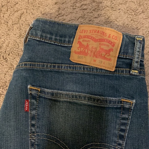 Levi’s 505 regular fit jeans for men - Picture 2 of 3